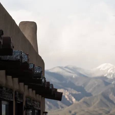 Sagebrush Inn & Suites