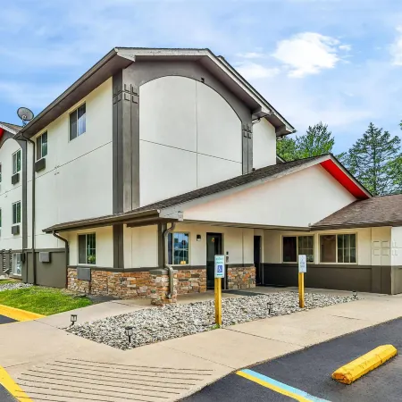 Super 8 by Wyndham East Stroudsburg/Poconos