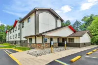 Super 8 by Wyndham East Stroudsburg/Poconos - 2-Star