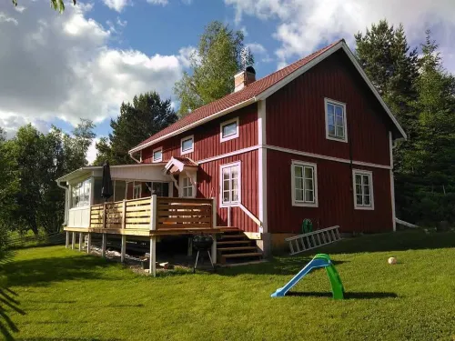 Summer gem With Glazed Terrace Near Inälvsviken - chambre d’hôtes