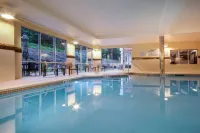 Courtyard Lenox Berkshires - Pool