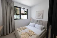 New, 4 bedroom villa with pool, 100 meters from the beach - Boutique