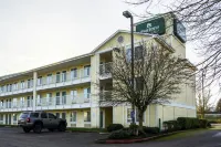 HomeTowne Studios Salem, or - Motels