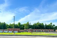 OYO Hickory House Inn - 2-Star