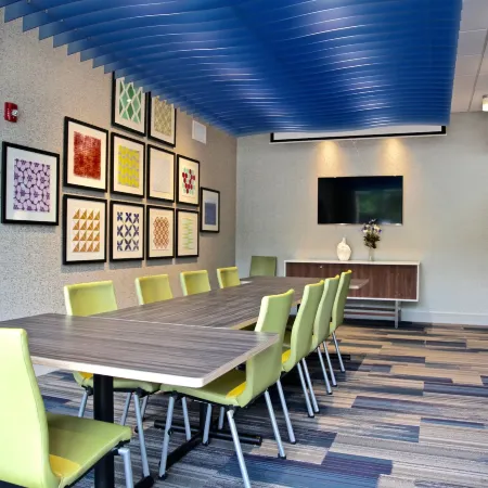 Holiday Inn Express & Suites OSWEGO by IHG
