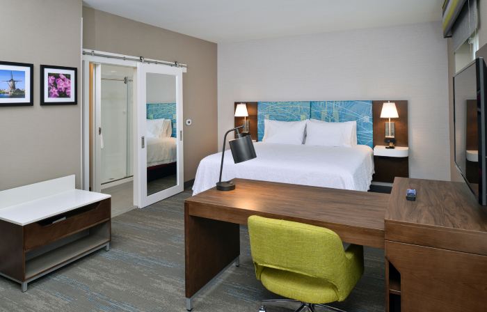 Hampton Inn & Suites Adrian