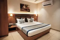 Royal Regal-Rooms & Suites - Wifi