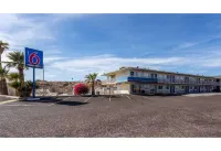 Motel 6 Needles, CA - parking