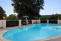 Hampton Inn Bristol - Pools