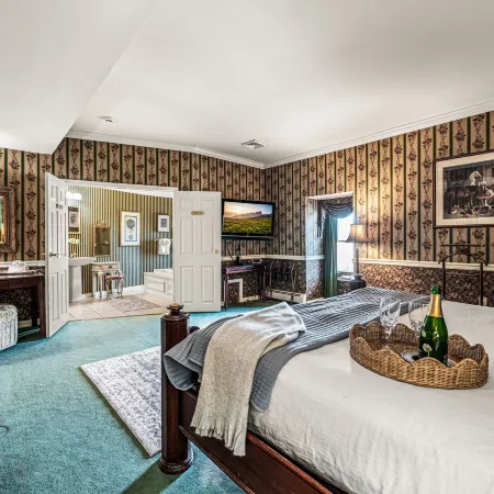 Waynebrook Inn
