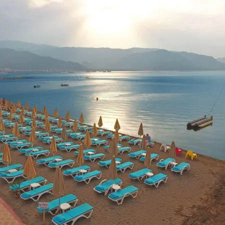Lalila Blue Suites