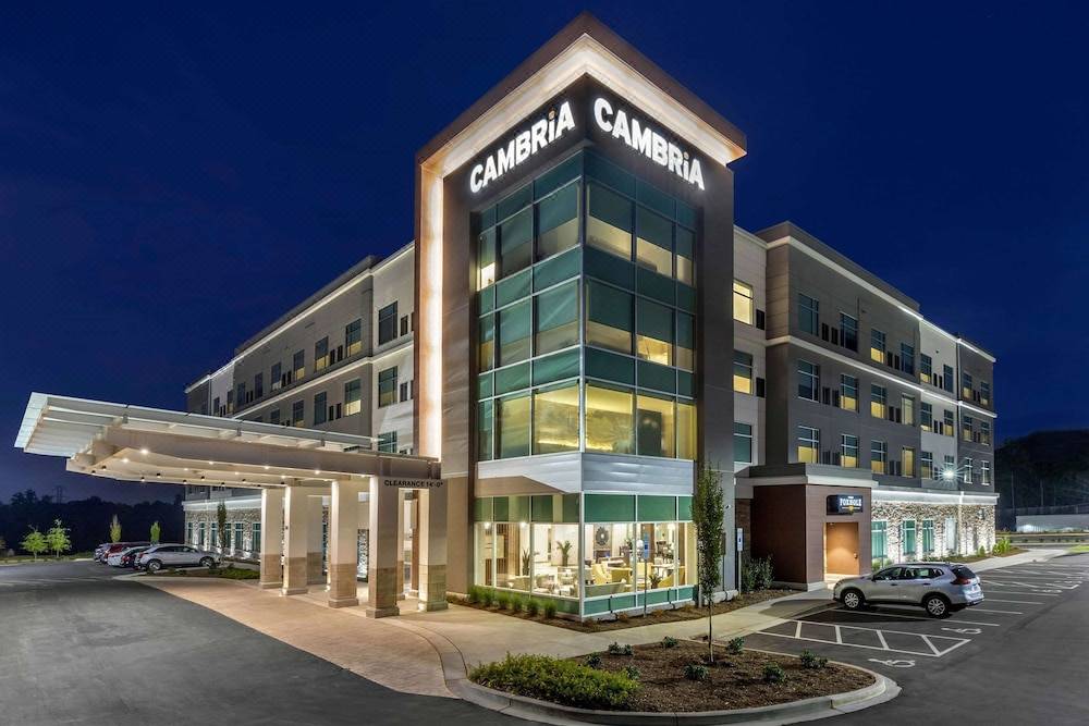 cambria hotel houston parking