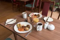 Pinegrove Hotel - breakfast