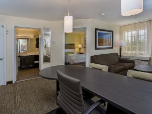 Candlewood Suites Louisville Airport