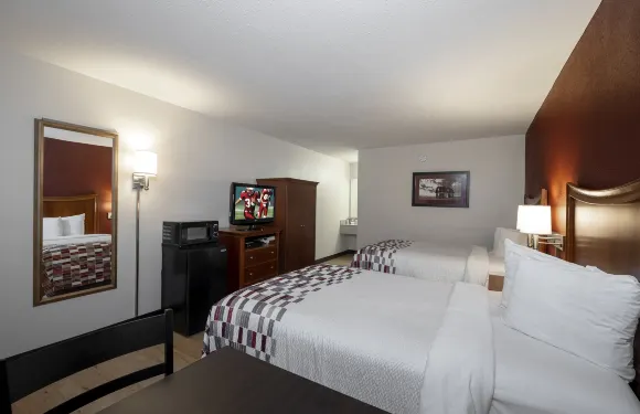 多坦紅屋頂酒店