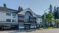 The Row Hotel, BW Signature Collection Hotels near Spina Farms Pumpkin Patch