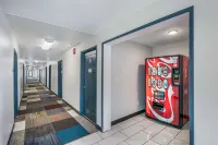 Americas Best Value Inn East Peoria - parking