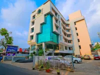 Highland Park Hotels near Sreenarayana Guru Mandapam