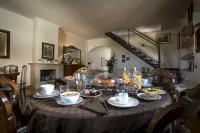 Residence Torremuzza - Charming House in the Heart of Palermo with Lovely View