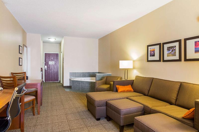 Comfort Suites Twinsburg