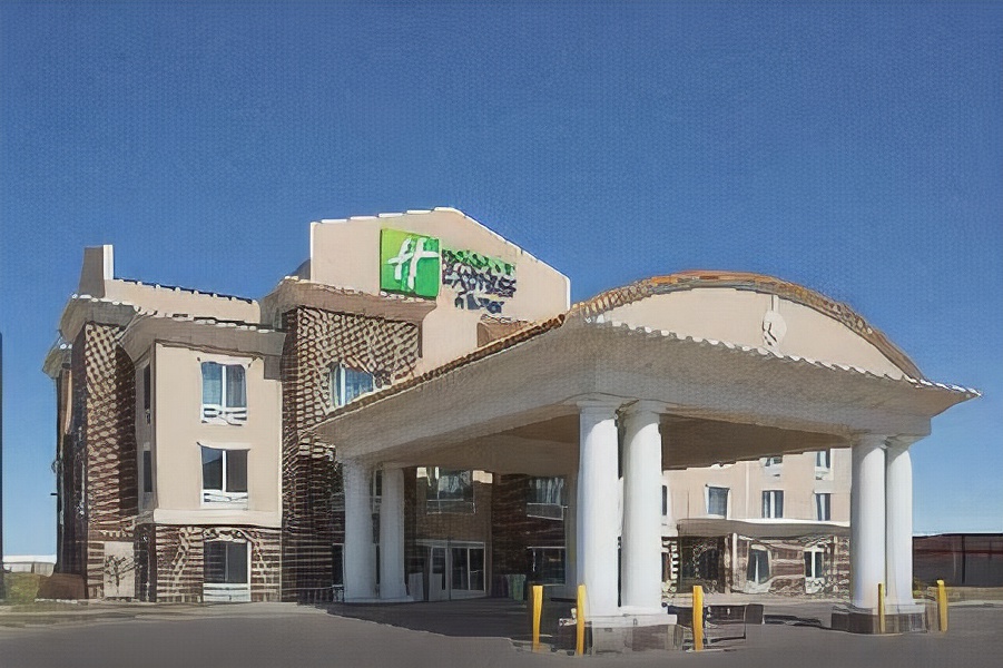 Hampton Inn & Suites Minot