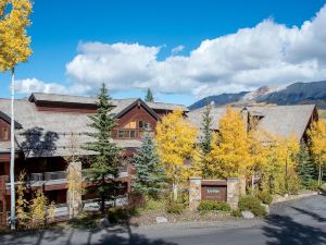 Bear Creek Lodge 408 by Alpine Lodging Telluride