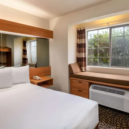 Microtel Inn & Suites by Wyndham Salt Lake City Airport Отели рядом с Аэропорт Солт-Лейк-Сити