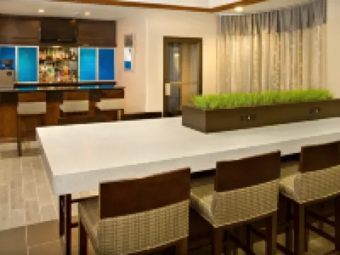 DoubleTree by Hilton Hotel Chicago Wood Dale - Elk Grove Hotels in Chicago