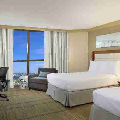DoubleTree by Hilton Hotel Miami Airport & Convention Center Rooms