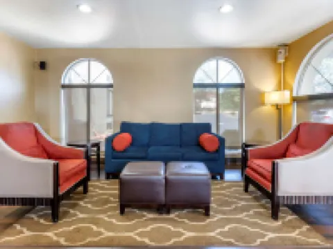 Comfort Inn Edison - New Brunswick Hotels in Edison