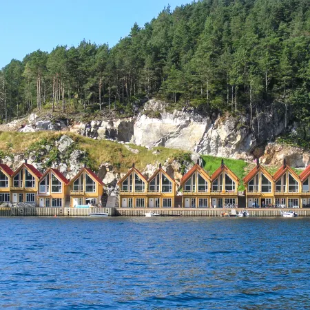 Heningen Hotels in Tysnes