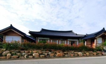 Wando Woori Hanok Pension