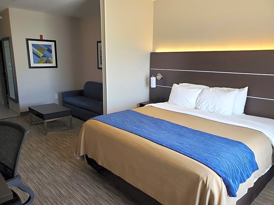 Holiday Inn Express & Suites Junction City