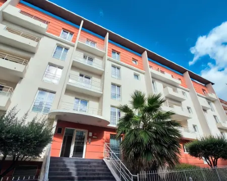 ゼニチュード ホテル - レジデンス ベジエ サントル エローのホテル