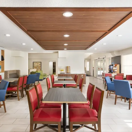 Holiday Inn Express & Suites SARASOTA EAST - I-75 by IHG