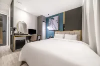 Wonju Hotel on the Moon Отели в г. Вонджу