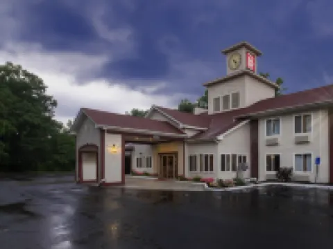 Red Roof Inn Clifton Park Hotels in Clifton Park