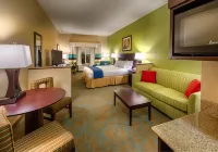 Holiday Inn Express & Suites Red Bluff-South Redding Area Hotels near Dog Island Park