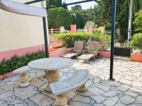 Merlot Cottage for 4 People in the Heart of the Vineyard Hotels in Badens