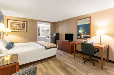 Value Inn Kenosha I-94 - Exit 344 Hotels near Simmons Beach