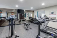 Clarion Inn & Suites DFW North - Gym