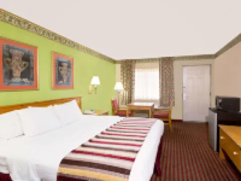 Days Inn & Suites by Wyndham Starkville Hotels in Starkville