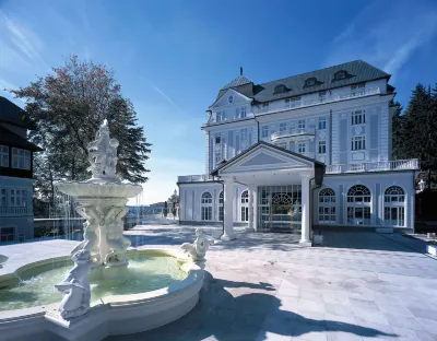 Esplanade Spa and Golf Resort Hotels near Dětské hřiště - Pirátská loď