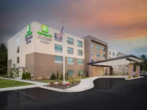 Holiday Inn Express & Suites BREVARD – CITY CENTER by IHG Hotels in Transylvania County