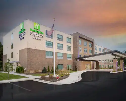 Holiday Inn Express & Suites BREVARD – CITY CENTER by IHG Hotels in Brevard