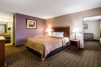 Quality Inn University Near Downtown فنادق في Martindale