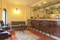 Aspen Hotel - ที่มีบาร์