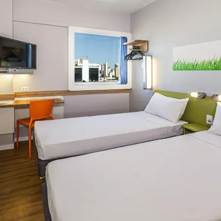 Ibis Budget Fortaleza Praia de Iracema Отели рядом с достопримечательностью «Коко»