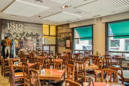 Hotel Premier Отели рядом с достопримечательностью «Historic House of Tucuman»