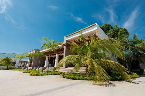 Paraiso Rainforest and Beach Hotel - breakfast